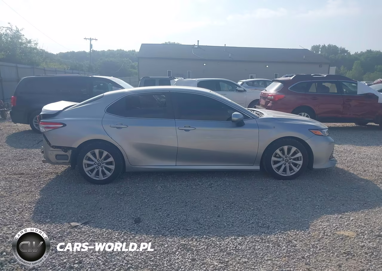 2019 Toyota Camry Le VIN:4T1B11HK7KU825591 - 14
