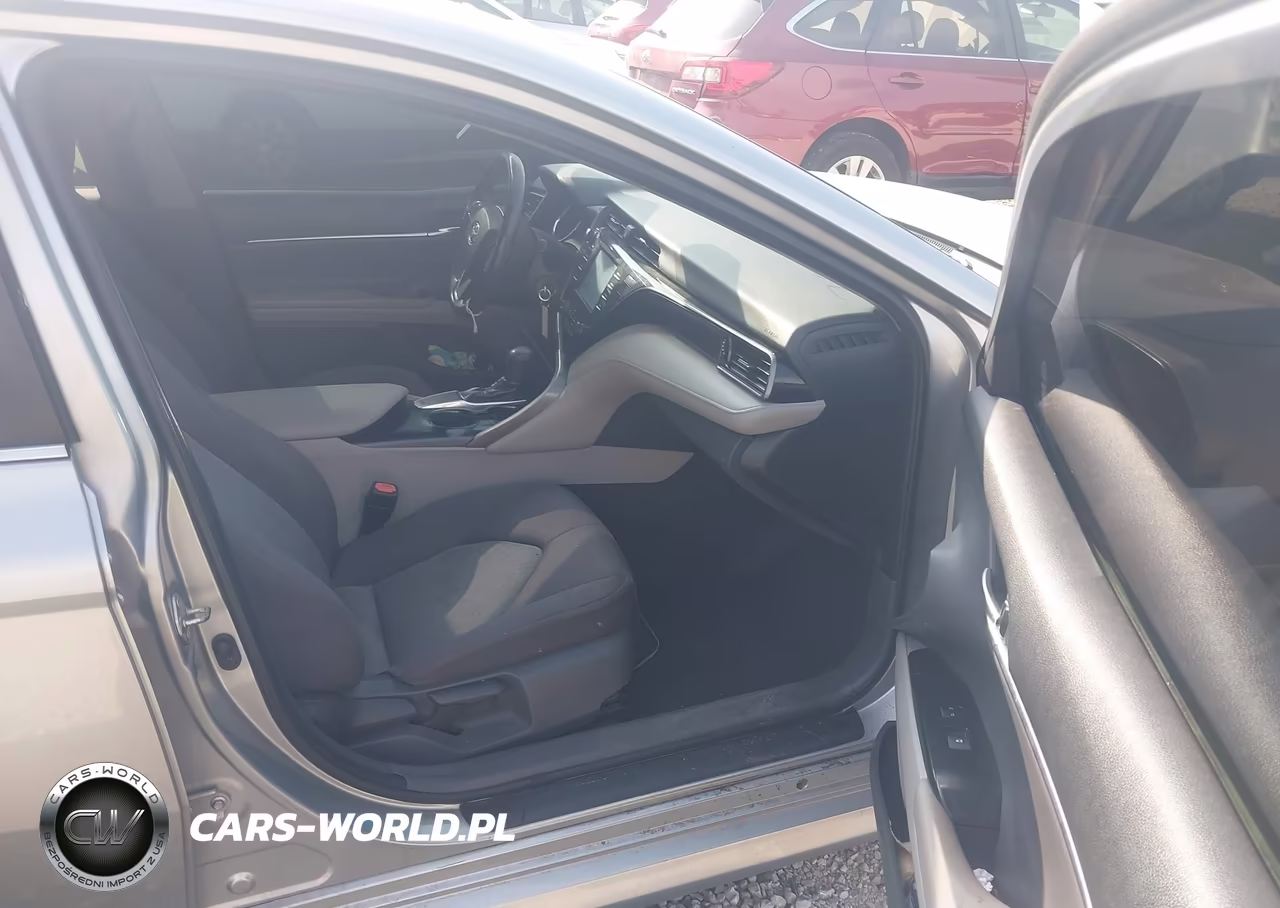 2019 Toyota Camry Le VIN:4T1B11HK7KU825591 - 5