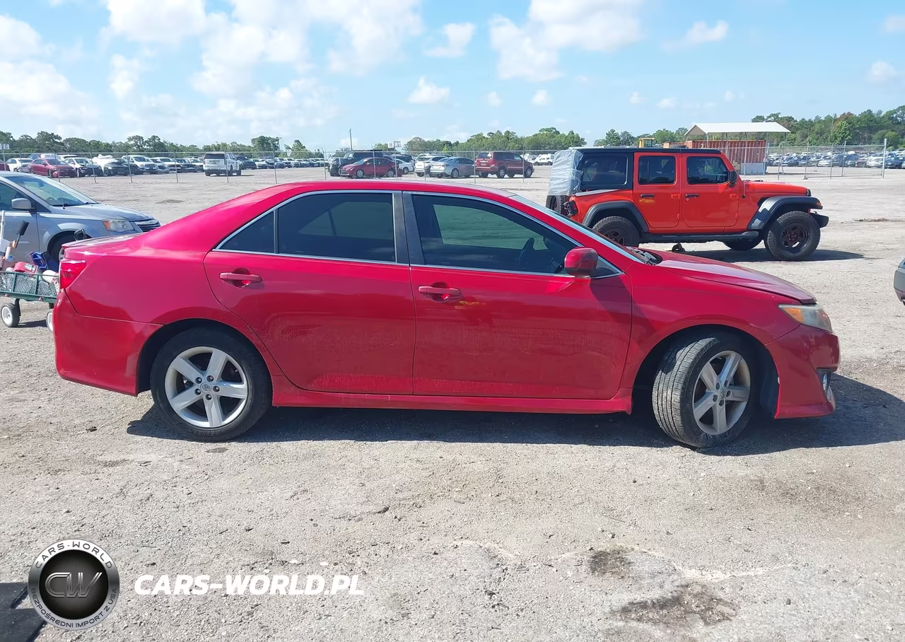 2014 Toyota Camry Se VIN:4T1BF1FK2EU822896 - 13