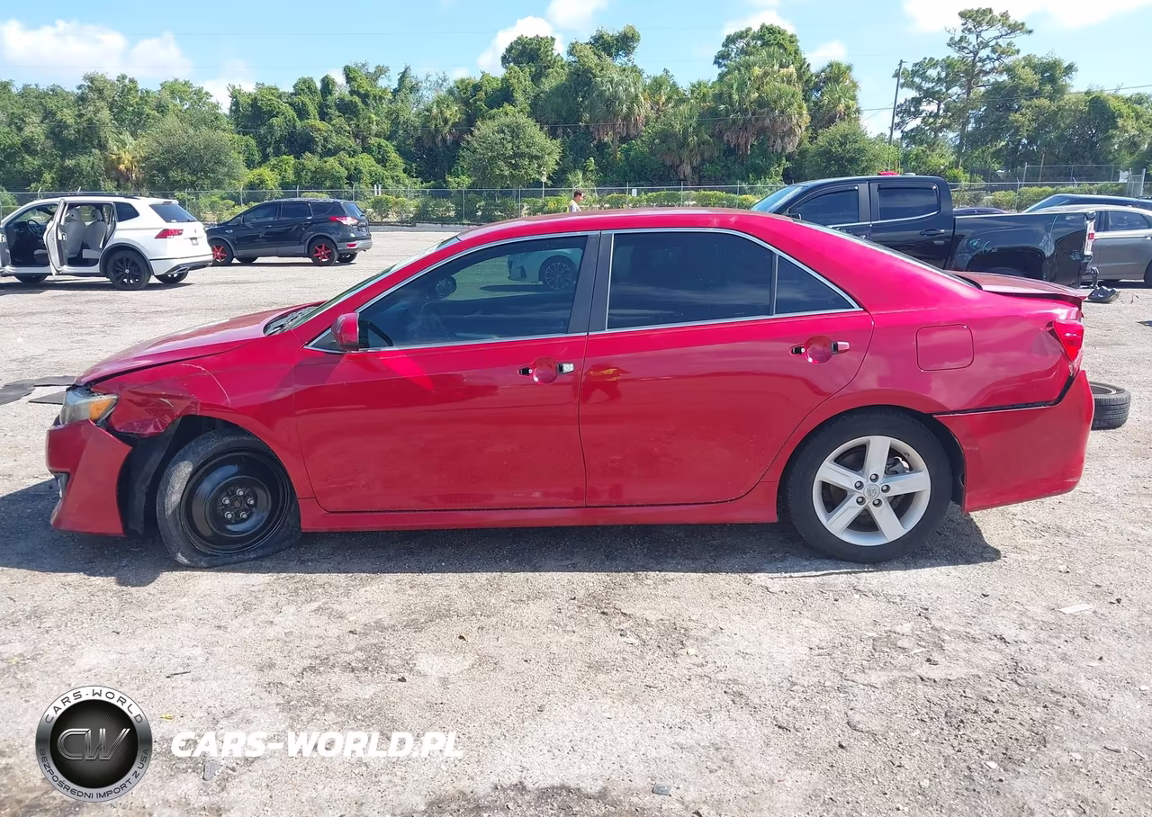 2014 Toyota Camry Se VIN:4T1BF1FK2EU822896 - 14