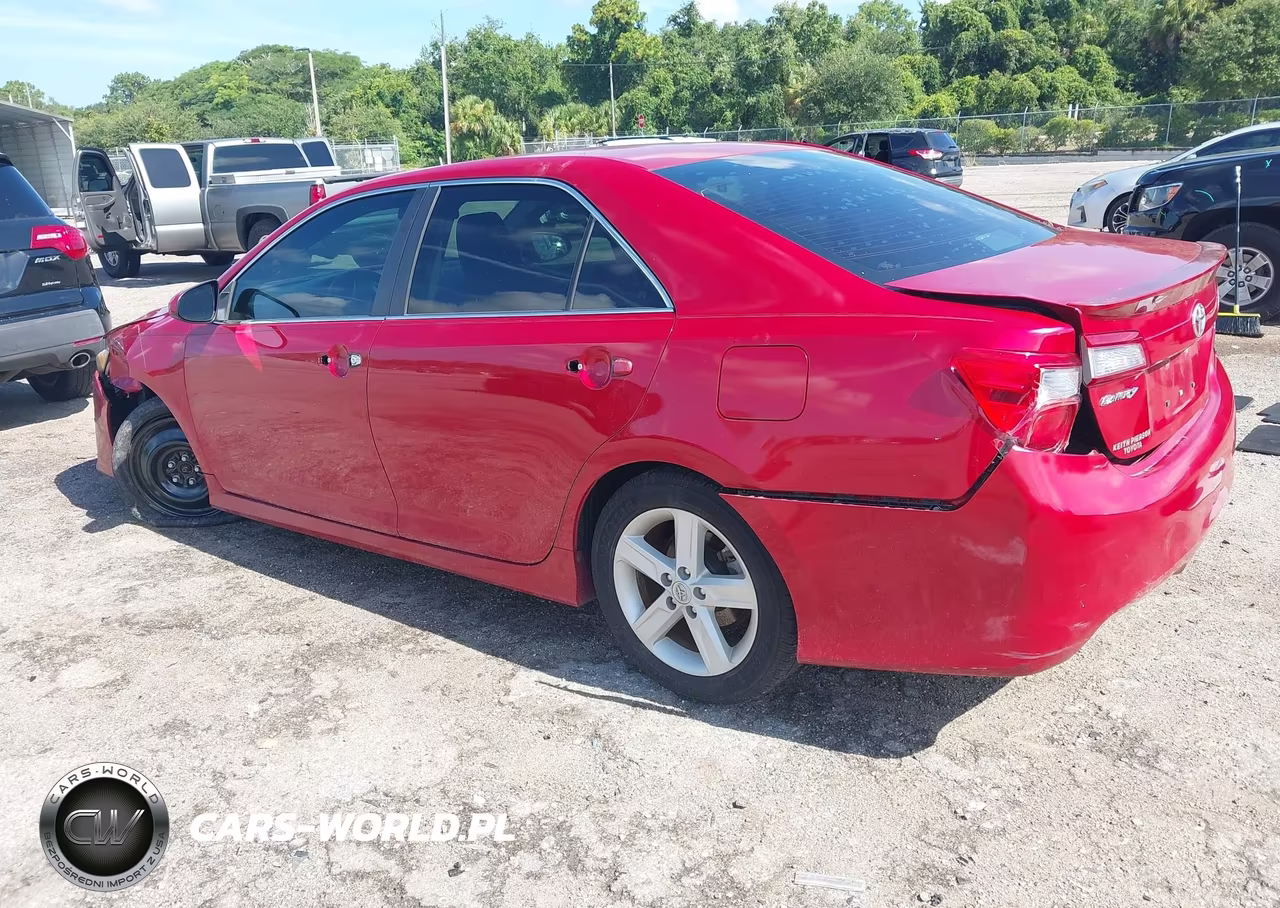 2014 Toyota Camry Se VIN:4T1BF1FK2EU822896 - 3