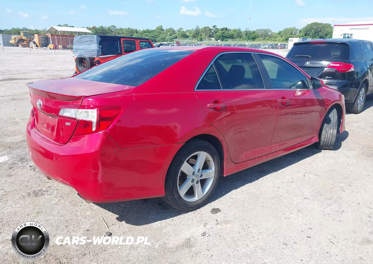 2014 Toyota Camry Se VIN:4T1BF1FK2EU822896 - 4