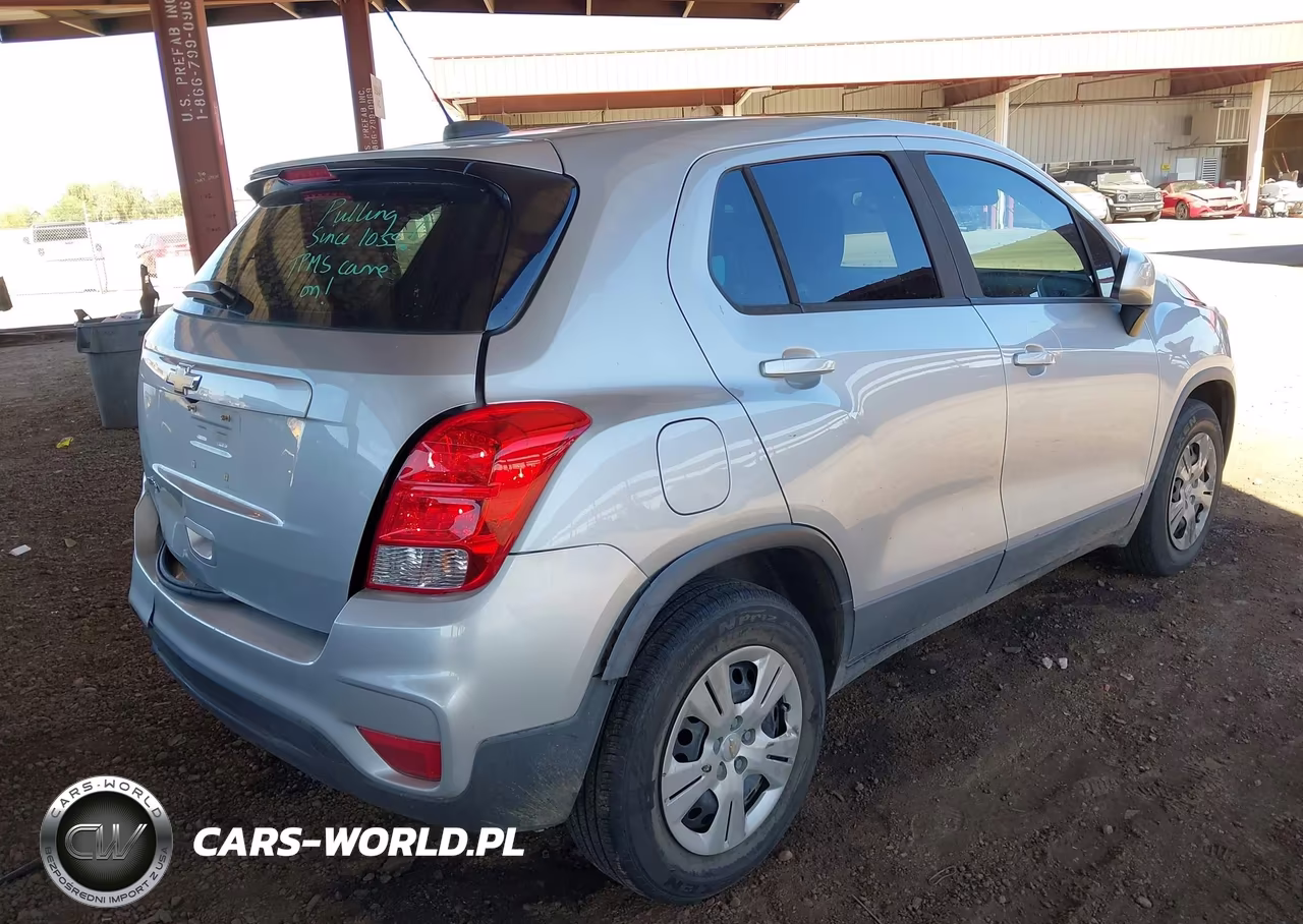 2018 Chevrolet Trax Ls VIN:3GNCJKSB2JL302986 - 4