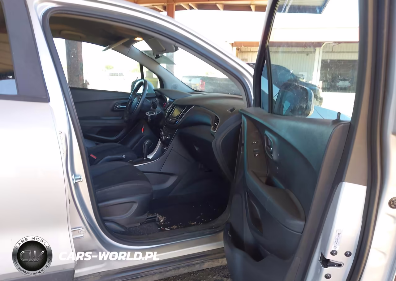 2018 Chevrolet Trax Ls VIN:3GNCJKSB2JL302986 - 5