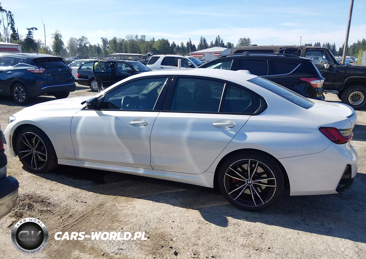 2024 BMW 330I xDrive VIN:3MW89FF00R8E06542 - 14