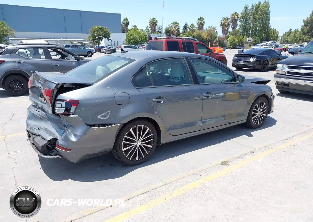 2016 Volkswagen Jetta 1.8T Sport VIN:3VWD17AJ6GM418548 - 4