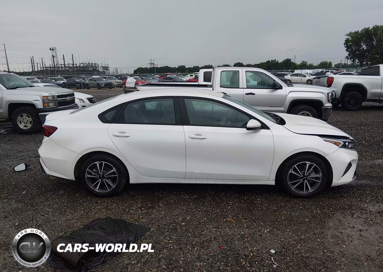 2023 Kia Forte Lxs VIN:3KPF24AD9PE573400 - 14