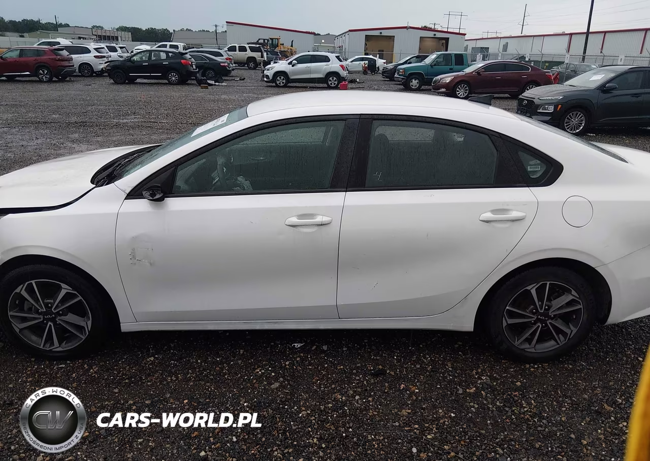 2023 Kia Forte Lxs VIN:3KPF24AD9PE573400 - 15