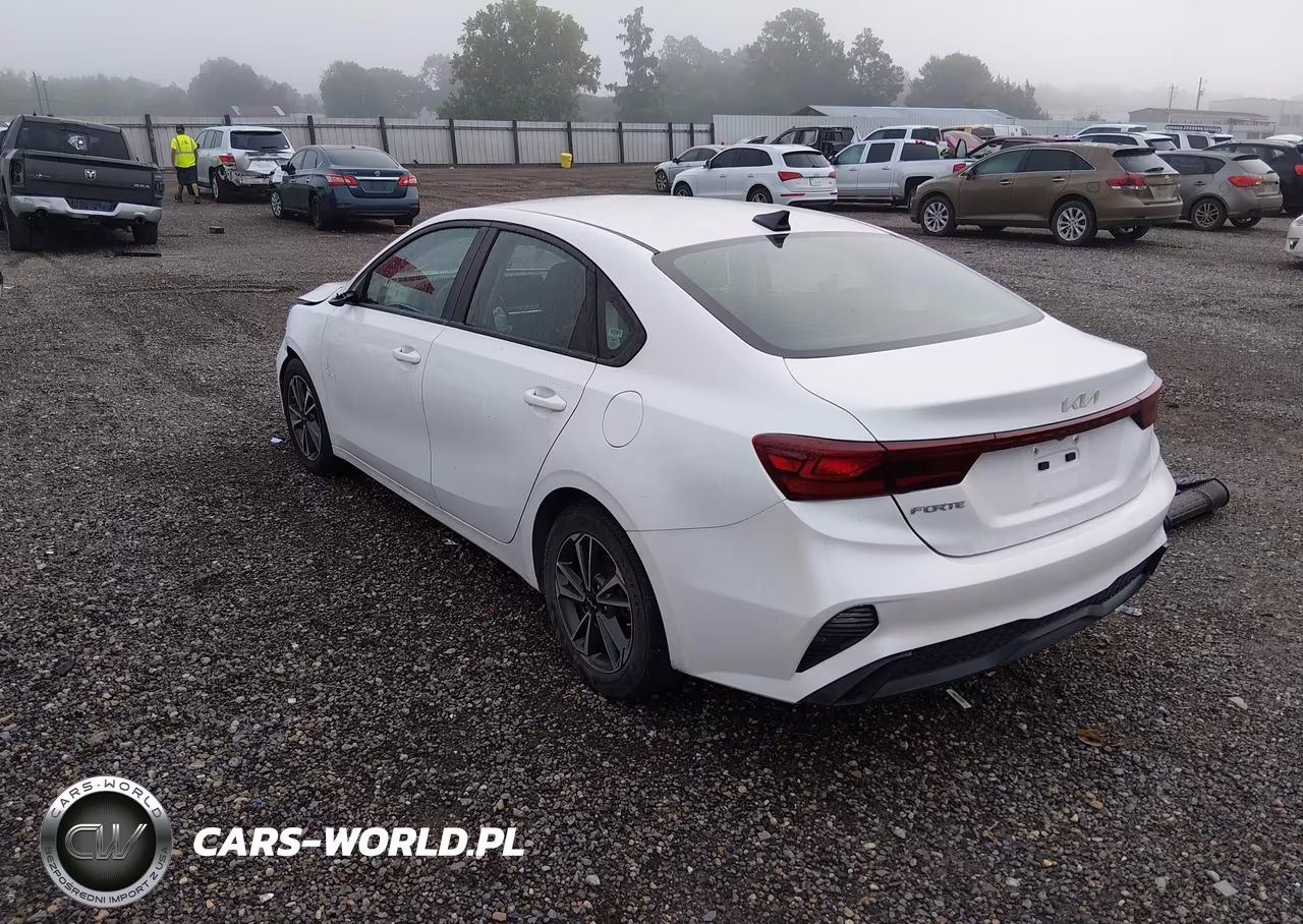 2023 Kia Forte Lxs VIN:3KPF24AD9PE573400 - 3
