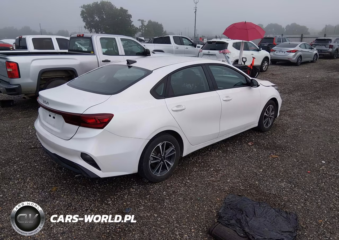 2023 Kia Forte Lxs VIN:3KPF24AD9PE573400 - 4