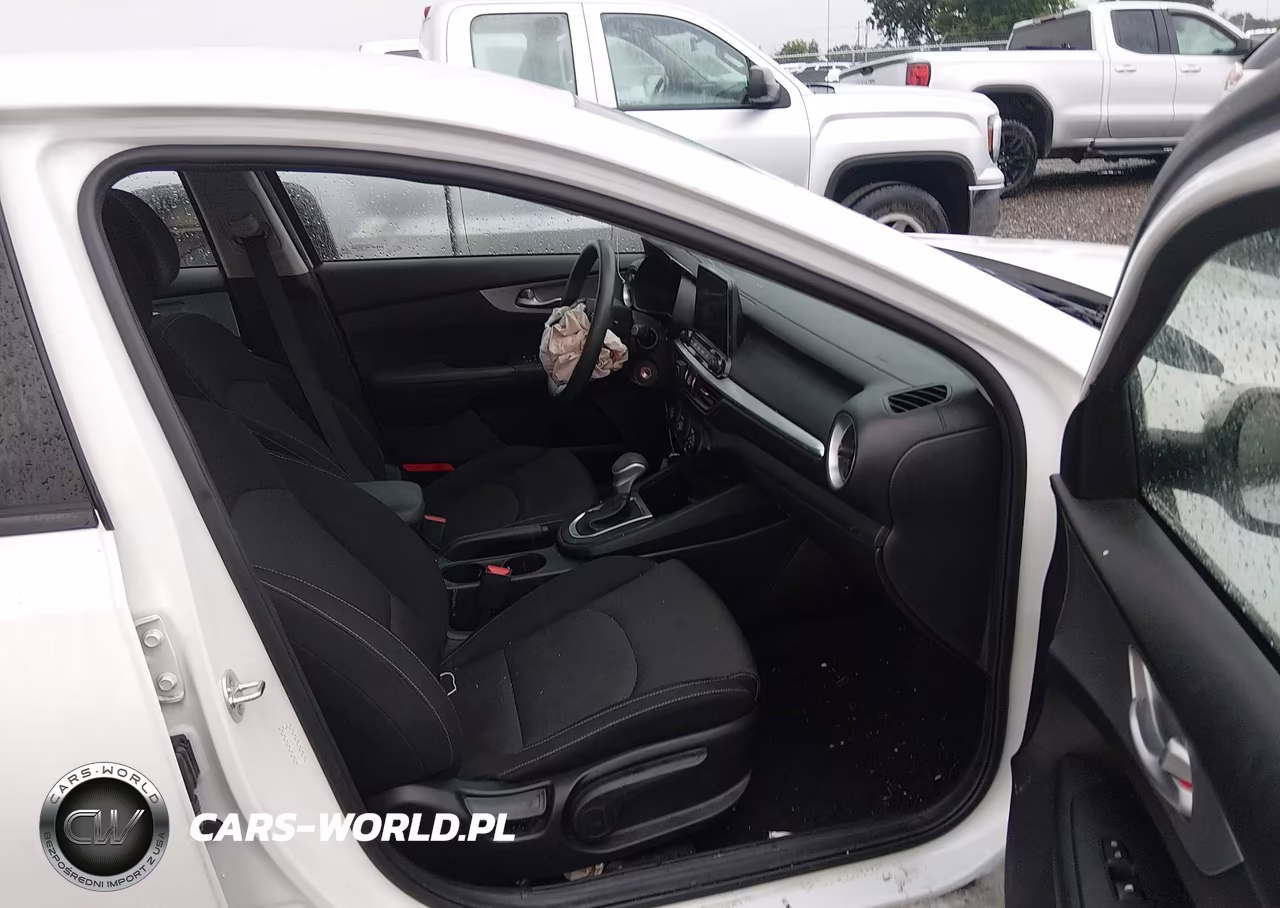 2023 Kia Forte Lxs VIN:3KPF24AD9PE573400 - 5
