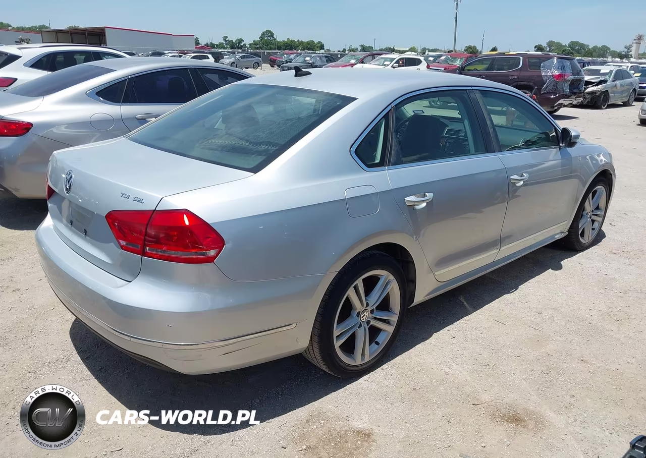 2013 Volkswagen Passat 2.0L Tdi Sel Premium VIN:1VWCN7A30DC064993 - 4