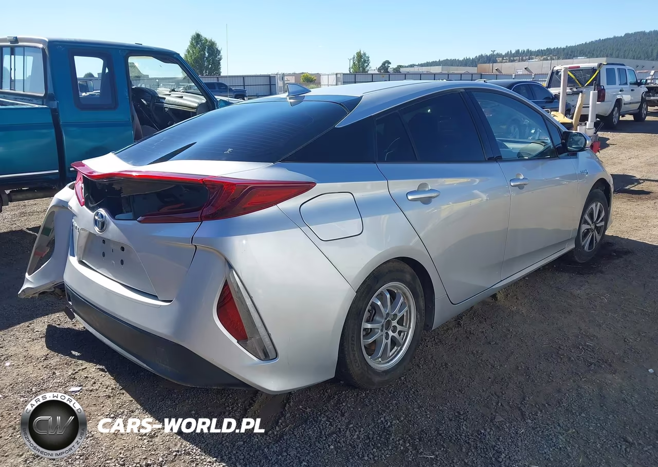 2019 Toyota Prius Prime Premium VIN:JTDKARFP3K3110542 - 4