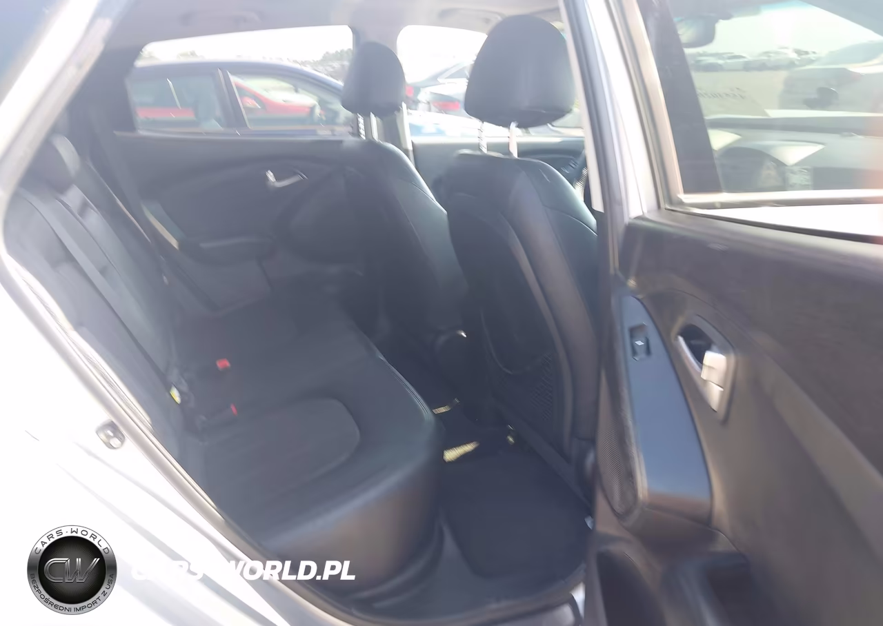 2012 Hyundai Tucson Limited VIN:KM8JUCACXCU537535 - 8