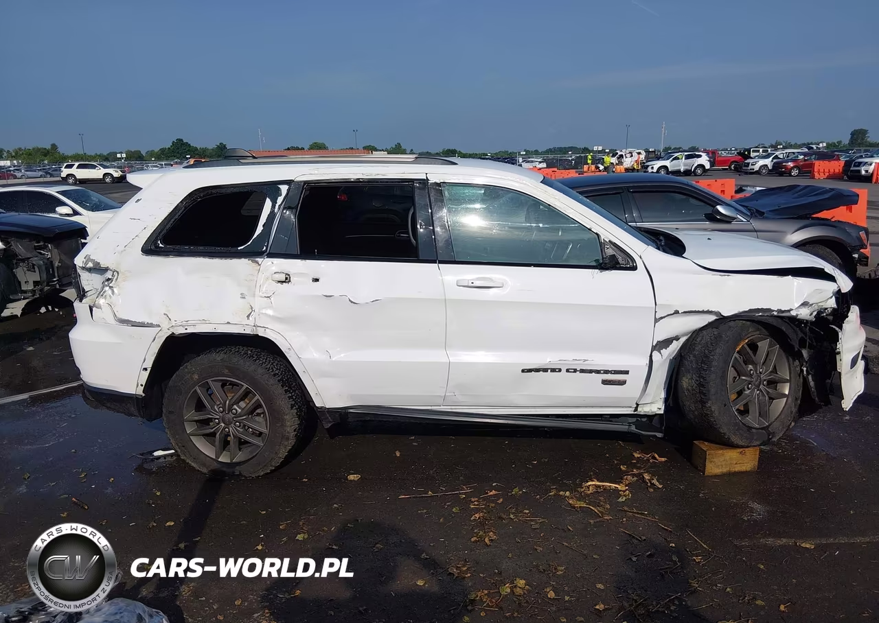 2016 Jeep Grand Cherokee 75Th Anniversary VIN:1C4RJFAG9GC480910 - 12