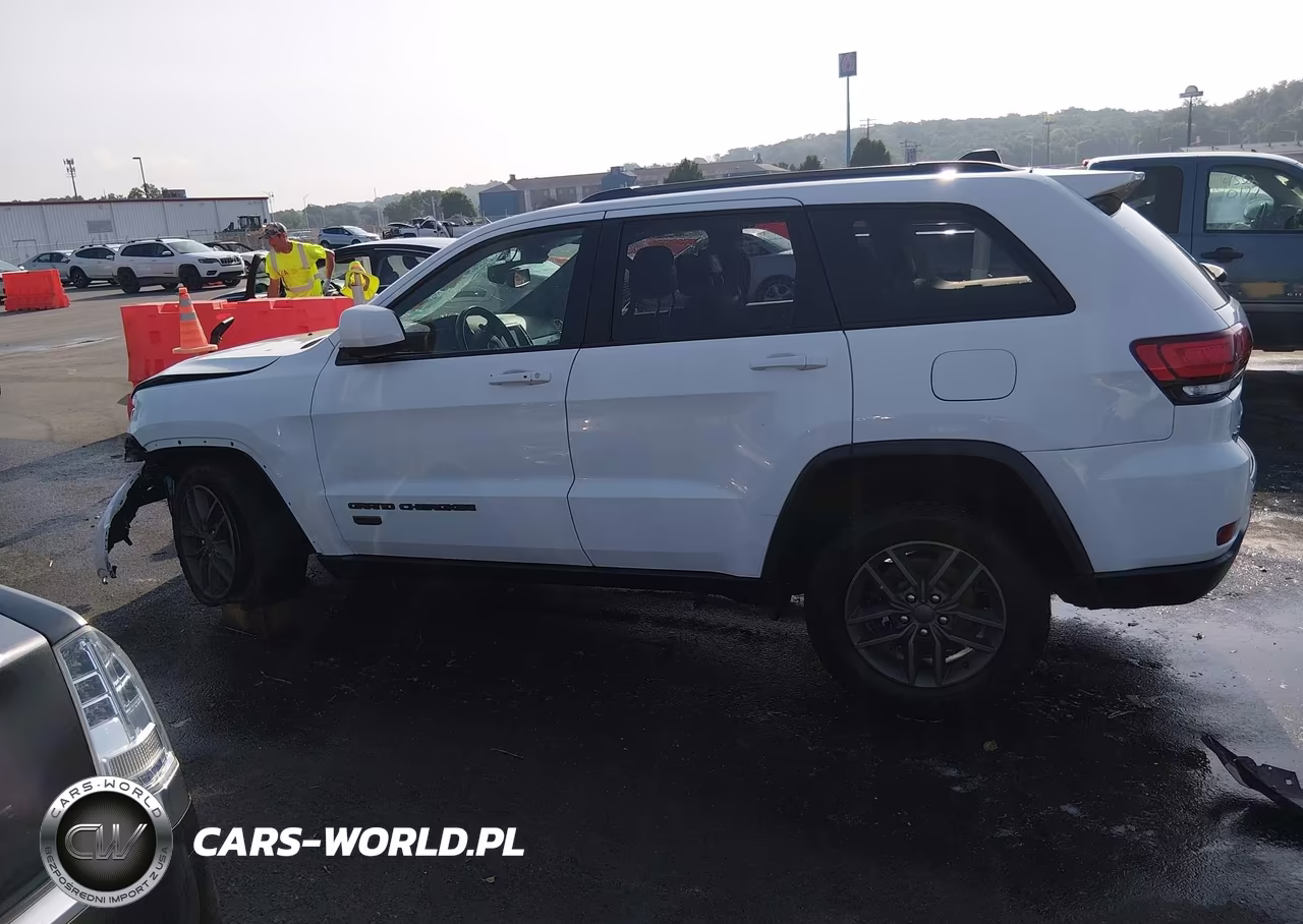 2016 Jeep Grand Cherokee 75Th Anniversary VIN:1C4RJFAG9GC480910 - 13