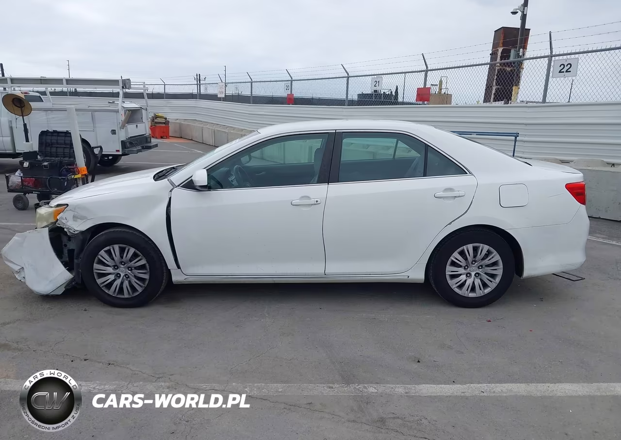 2014 Toyota Camry Le VIN:4T4BF1FK4ER399602 - 14