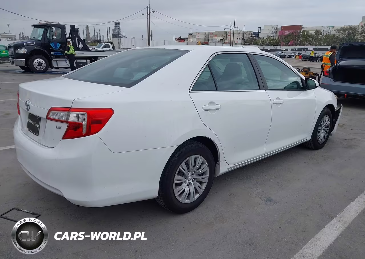2014 Toyota Camry Le VIN:4T4BF1FK4ER399602 - 4