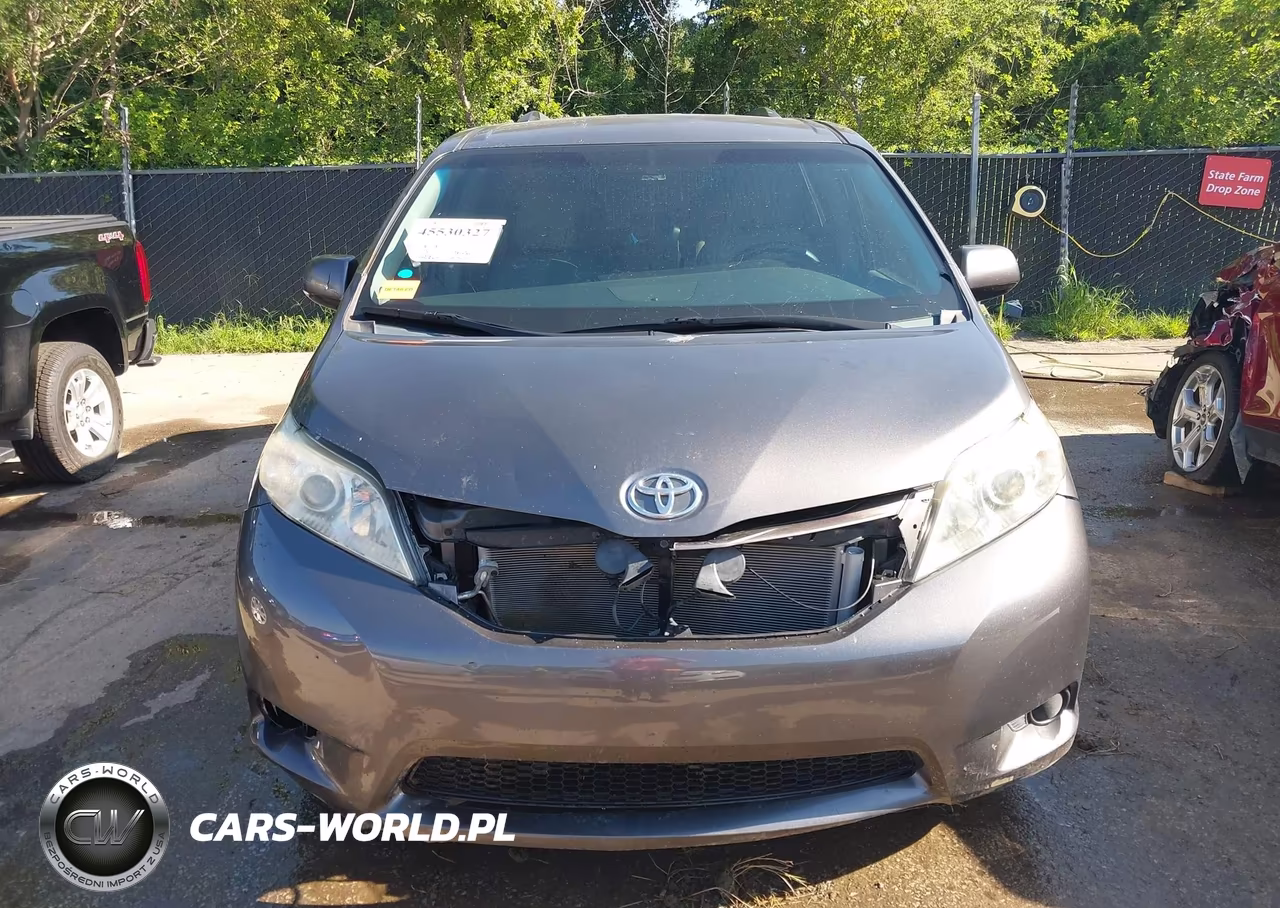 2015 Toyota Sienna Le 8 Passenger VIN:5TDKK3DC0FS580543 - 11