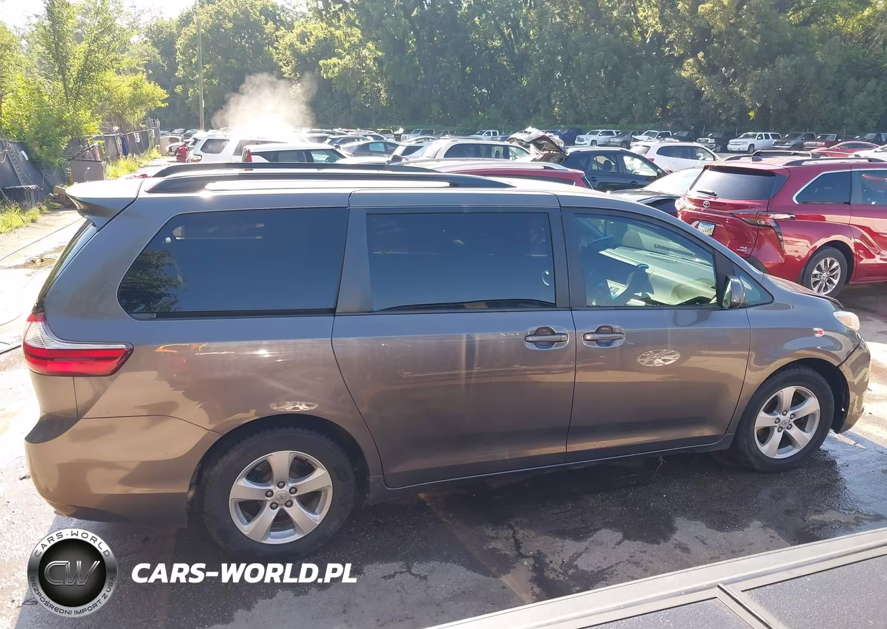 2015 Toyota Sienna Le 8 Passenger VIN:5TDKK3DC0FS580543 - 12