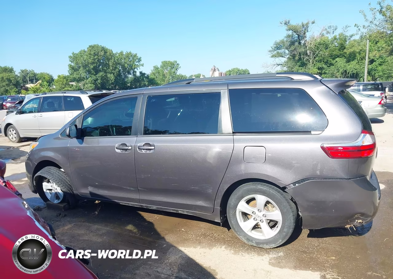 2015 Toyota Sienna Le 8 Passenger VIN:5TDKK3DC0FS580543 - 13