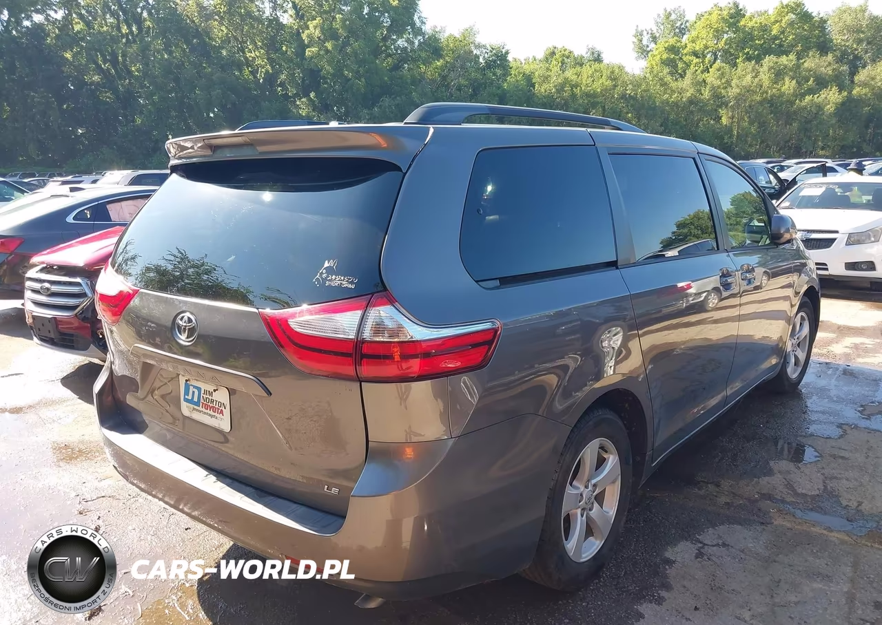 2015 Toyota Sienna Le 8 Passenger VIN:5TDKK3DC0FS580543 - 4