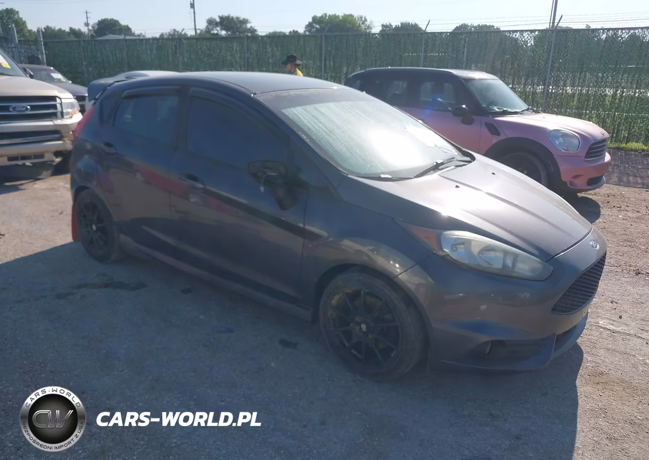 2016 Ford Fiesta St – zdjęcie 1 z 16