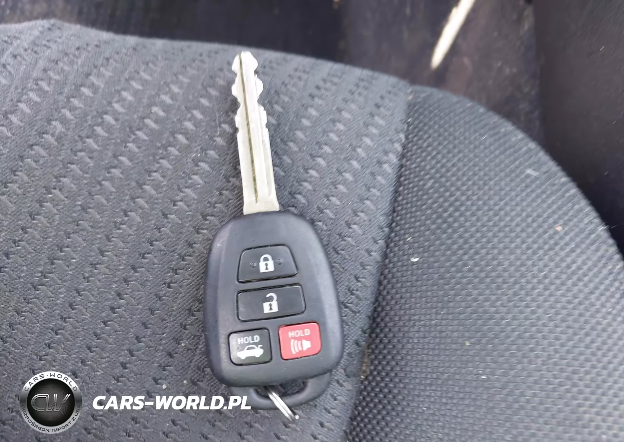 2016 Toyota Camry Le VIN:4T4BF1FK5GR554032 - 11