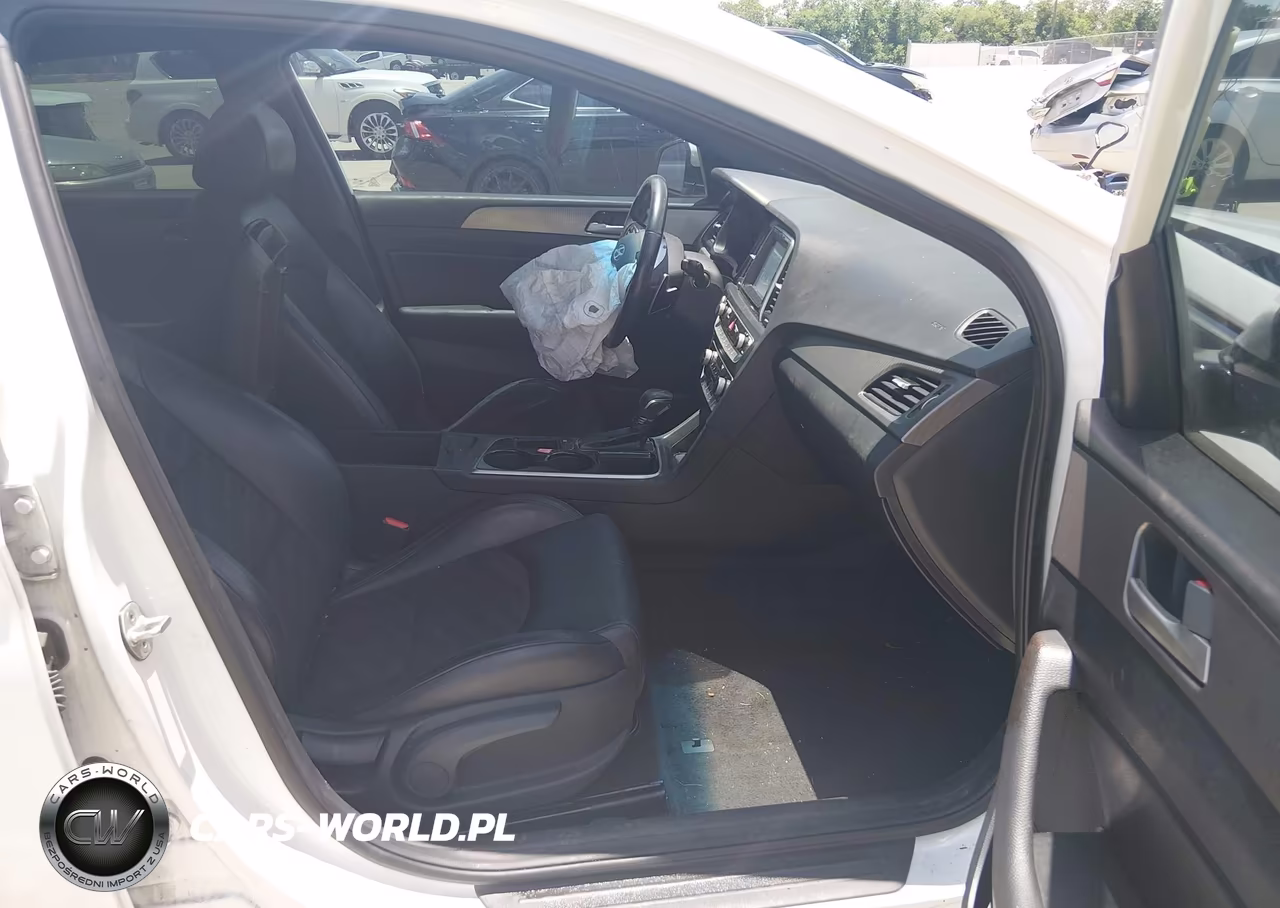 2018 Hyundai Sonata Sport VIN:5NPE34AF7JH678062 - 5