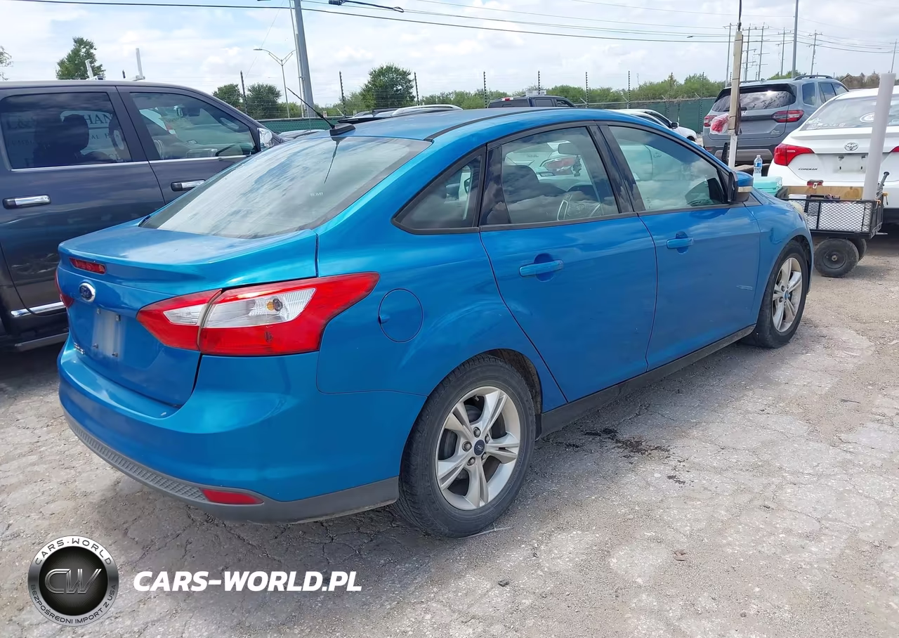 2014 Ford Focus Se VIN:1FADP3F29EL137859 - 4