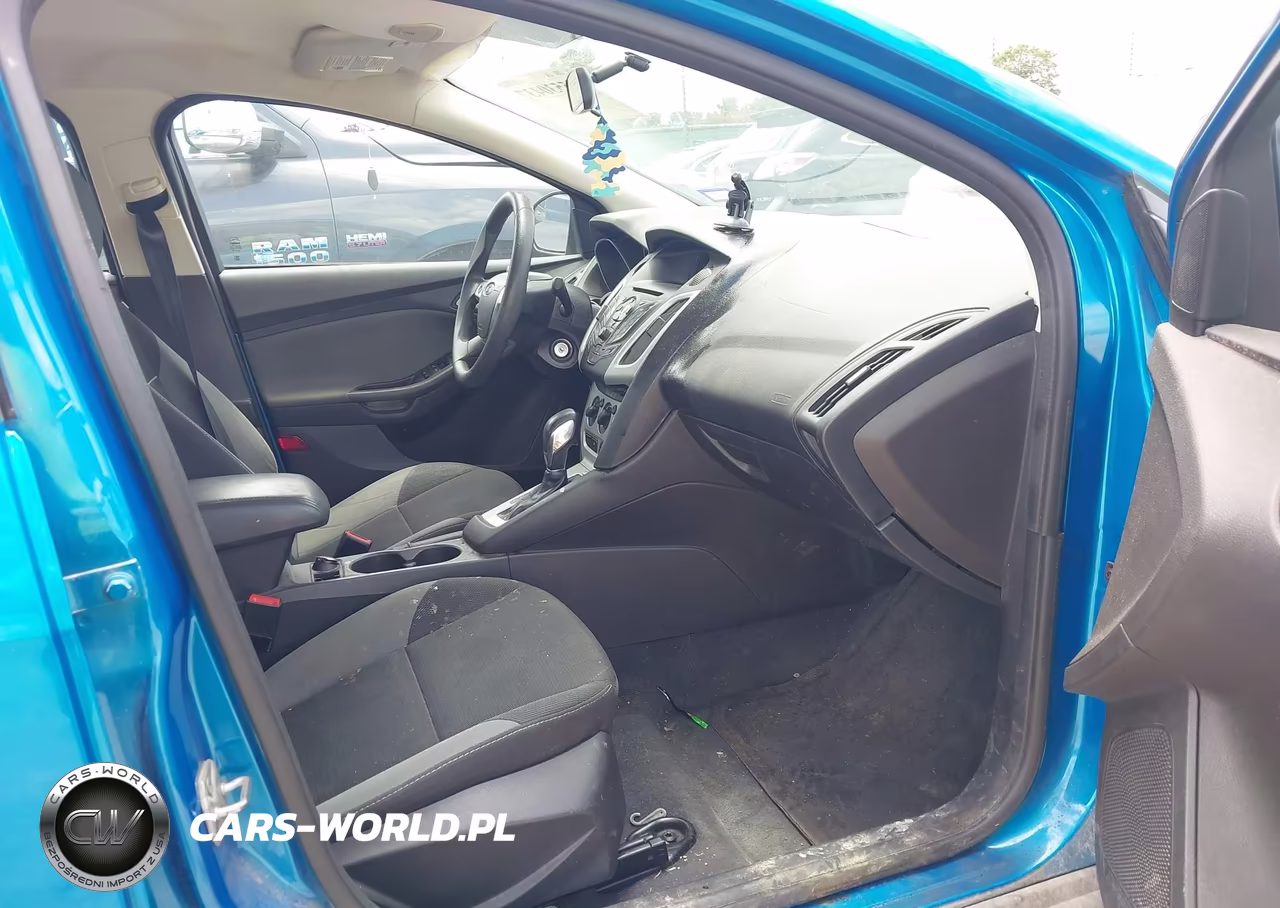 2014 Ford Focus Se VIN:1FADP3F29EL137859 - 5