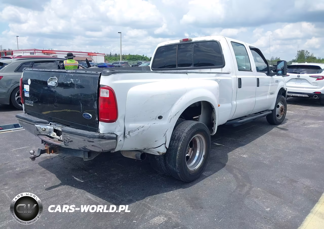 2005 Ford F-350 Lariat-Xl-Xlt VIN:1FTWW33P95EA83814 - 4
