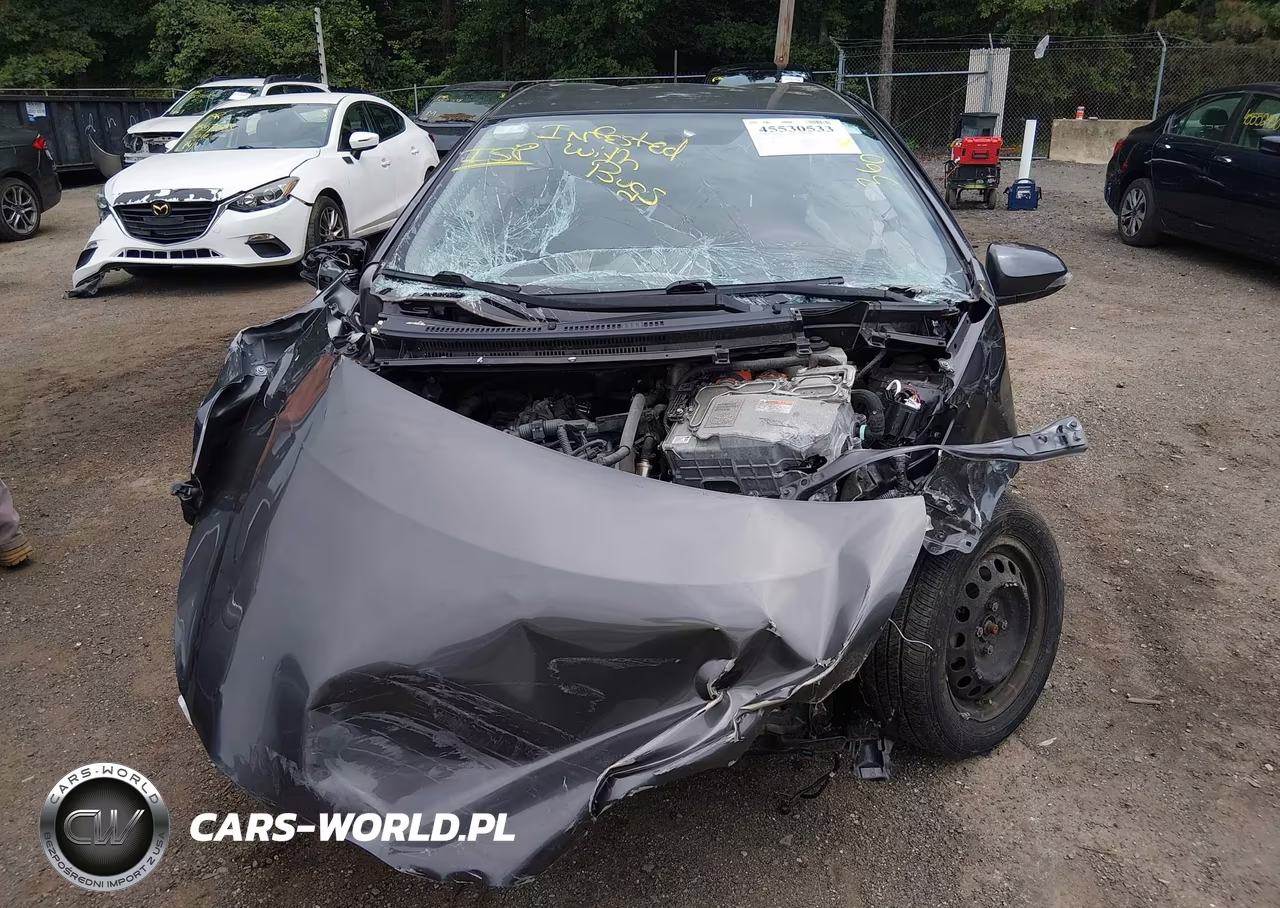2014 Toyota Prius C Three VIN:JTDKDTB34E1566346 - 11