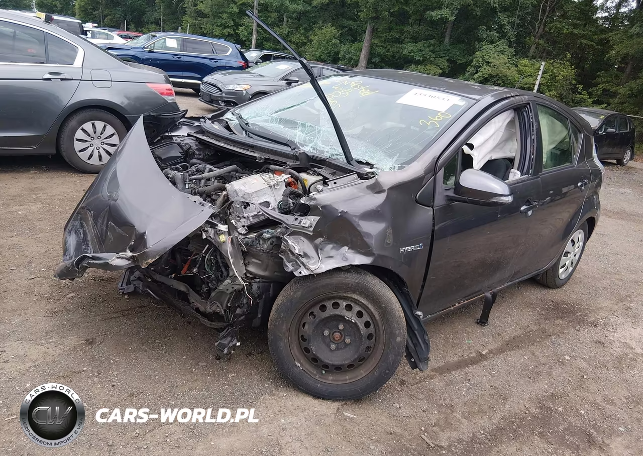 2014 Toyota Prius C Three VIN:JTDKDTB34E1566346 - 2