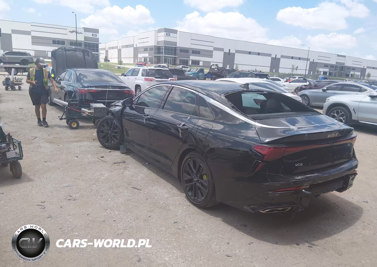 2025 Kia K5 Gt VIN:KNAG44J89S5323531 - 3