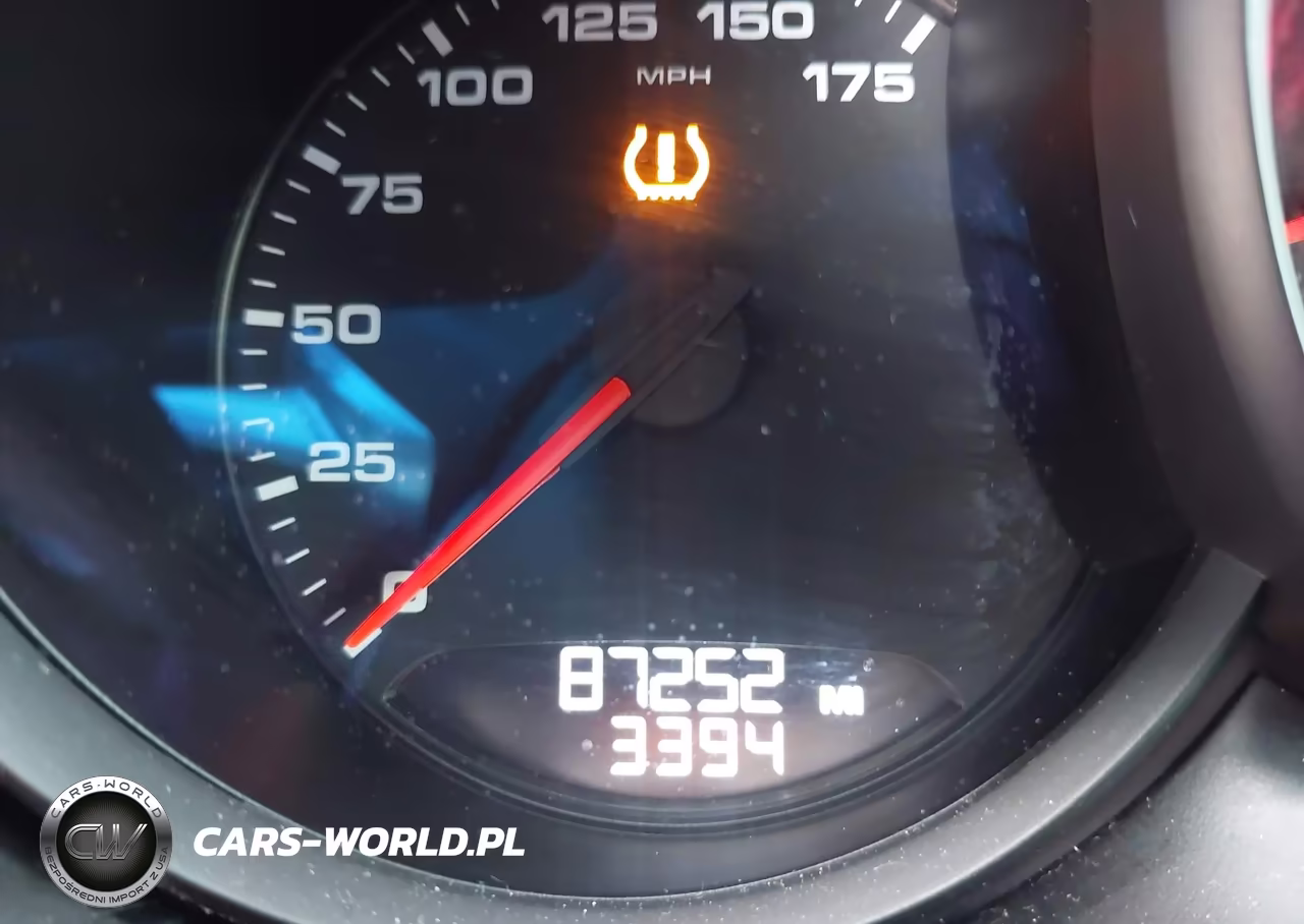 2018 Porsche Macan VIN:WP1AA2A58JLB03723 - 16