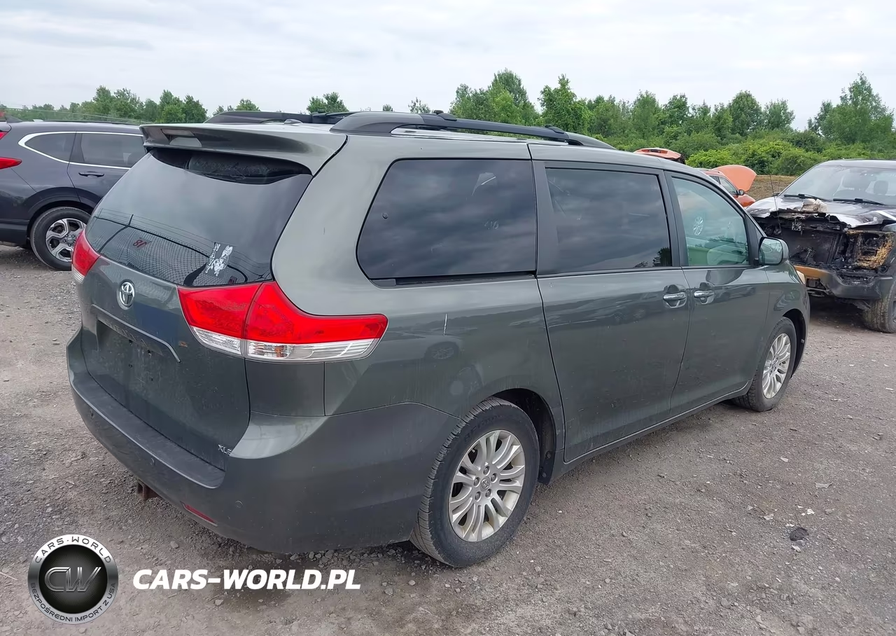 2012 Toyota Sienna Xle V6 8 Passenger VIN:5TDYK3DC3CS249672 - 4