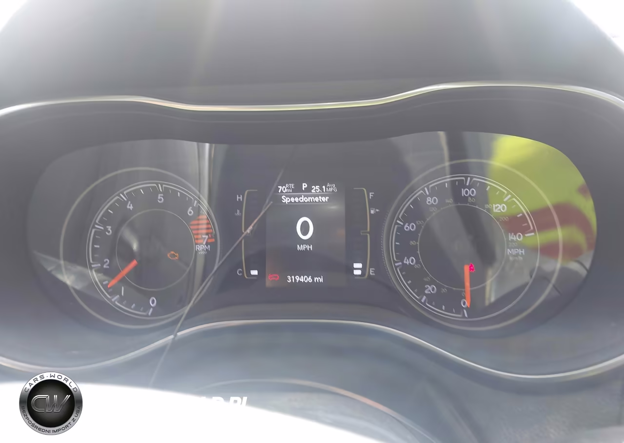 2019 Jeep Cherokee Latitude Plus 4X4 VIN:1C4PJMLB9KD455361 - 7