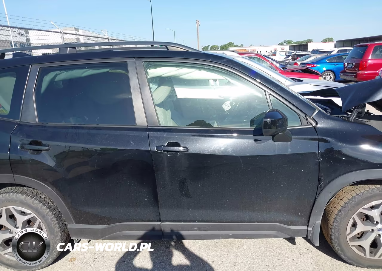 2021 Subaru Forester Premium VIN:JF2SKAFC4MH526277 - 13