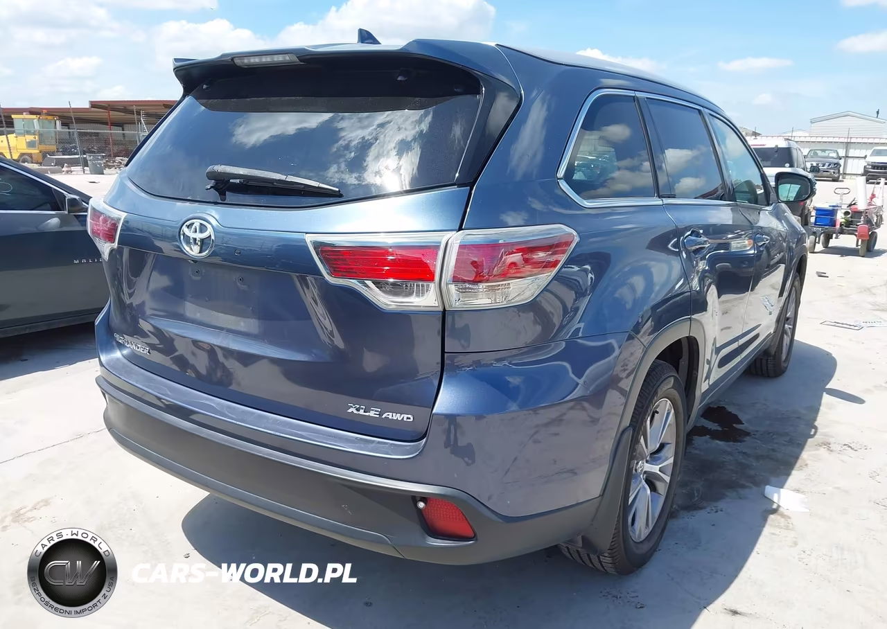 2014 Toyota Highlander Xle V6 VIN:5TDJKRFH3ES071147 - 4