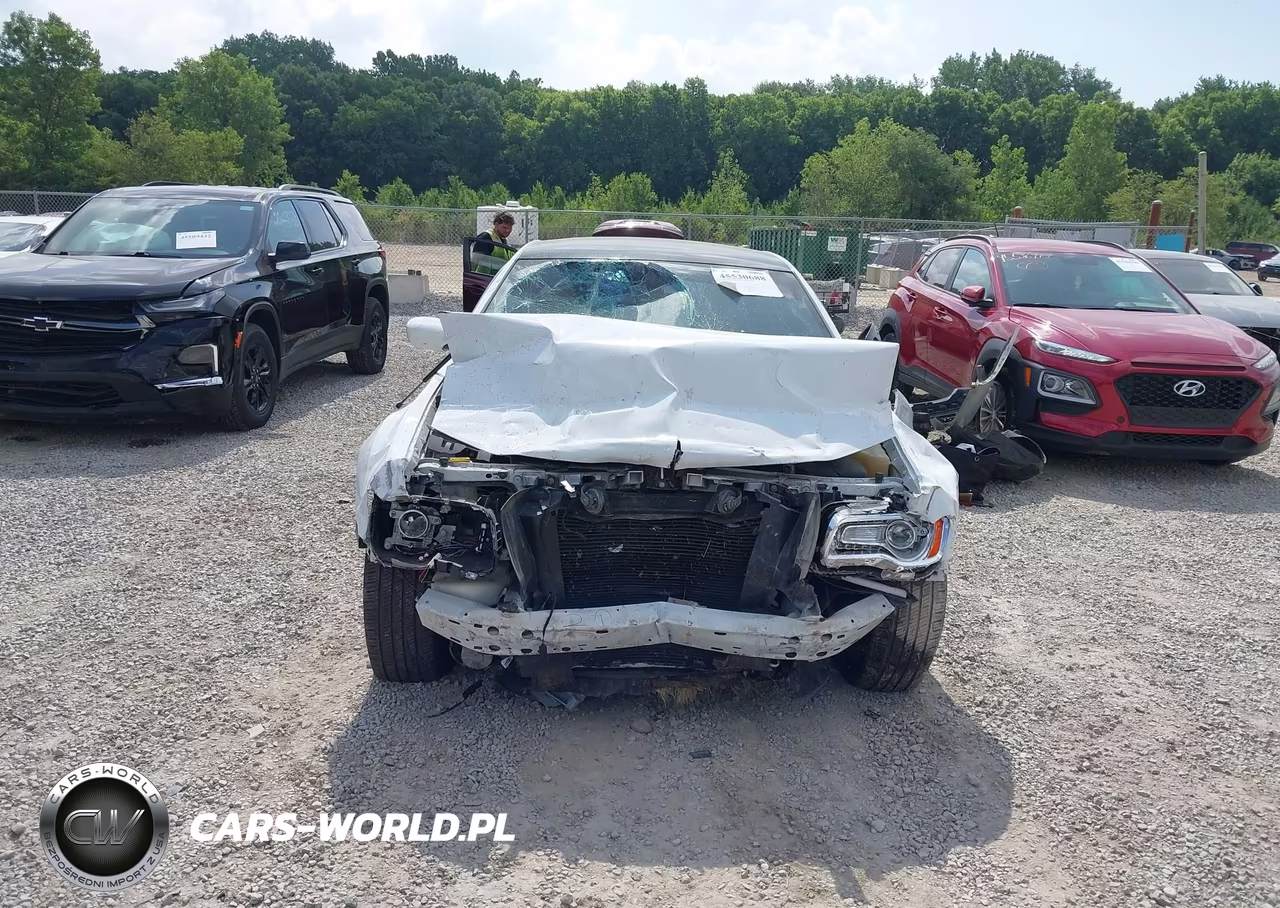 2014 Chrysler 300 VIN:2C3CCARG5EH384374 - 13