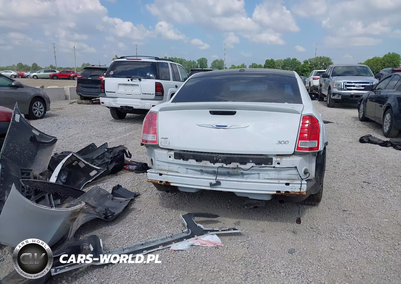 2014 Chrysler 300 VIN:2C3CCARG5EH384374 - 17