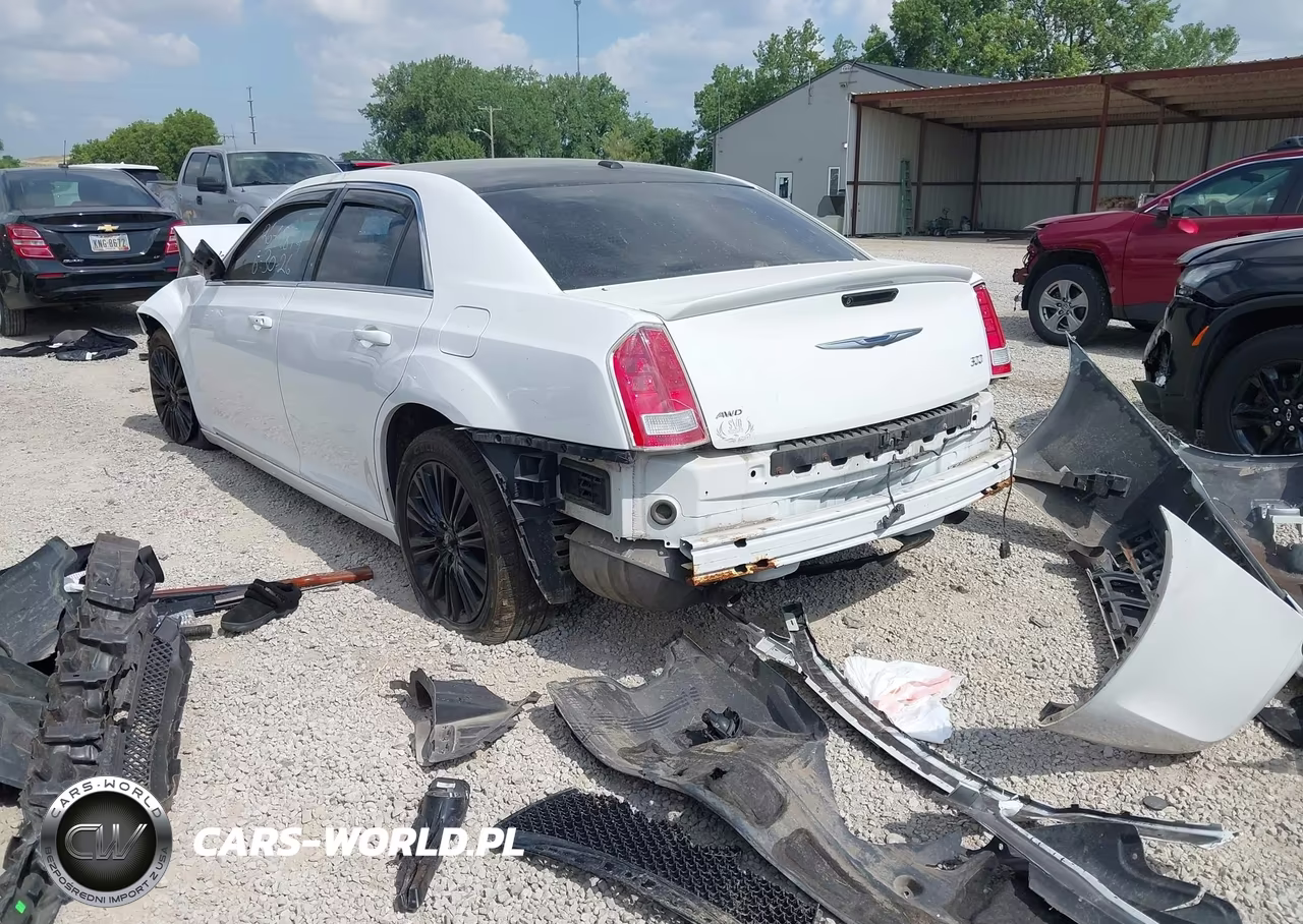 2014 Chrysler 300 VIN:2C3CCARG5EH384374 - 3
