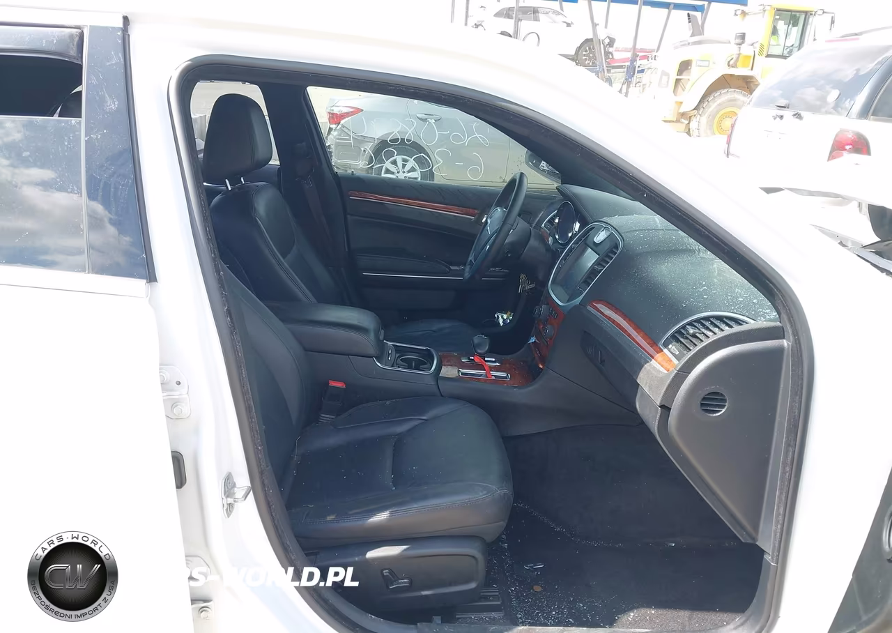 2014 Chrysler 300 VIN:2C3CCARG5EH384374 - 5