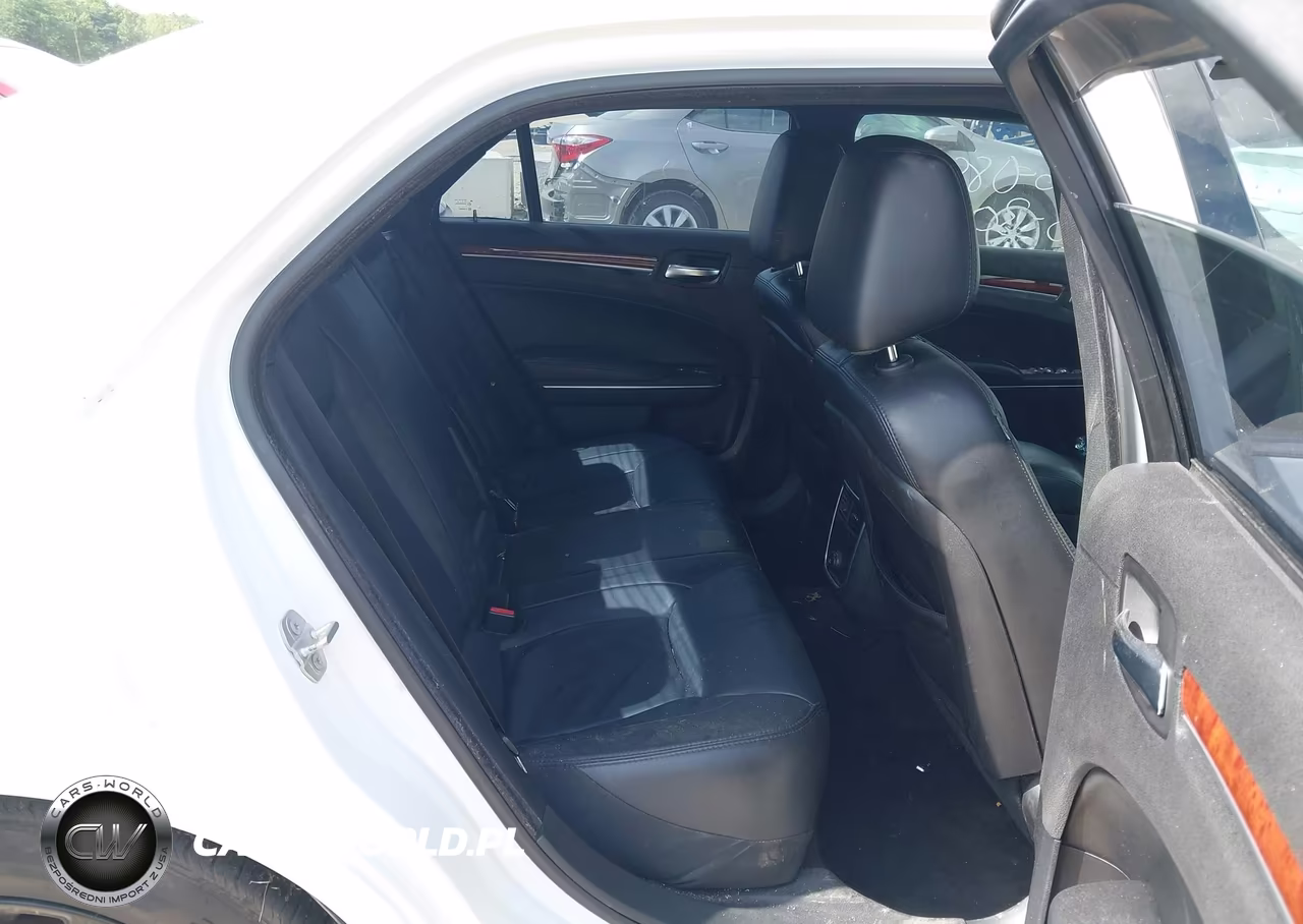 2014 Chrysler 300 VIN:2C3CCARG5EH384374 - 8