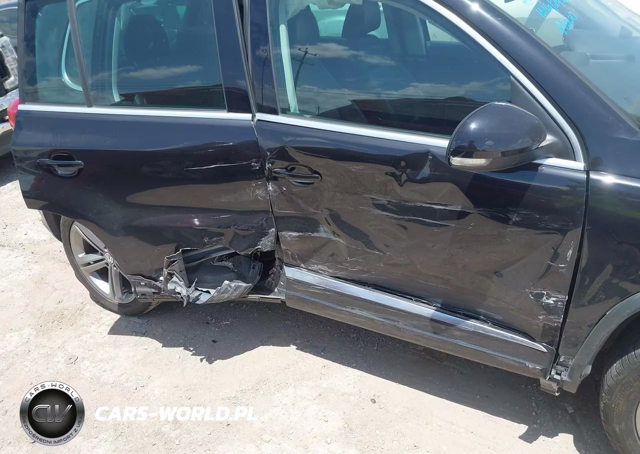 2017 Volkswagen Tiguan 2.0T Sport VIN:WVGTV7AX5HW507306 - 6
