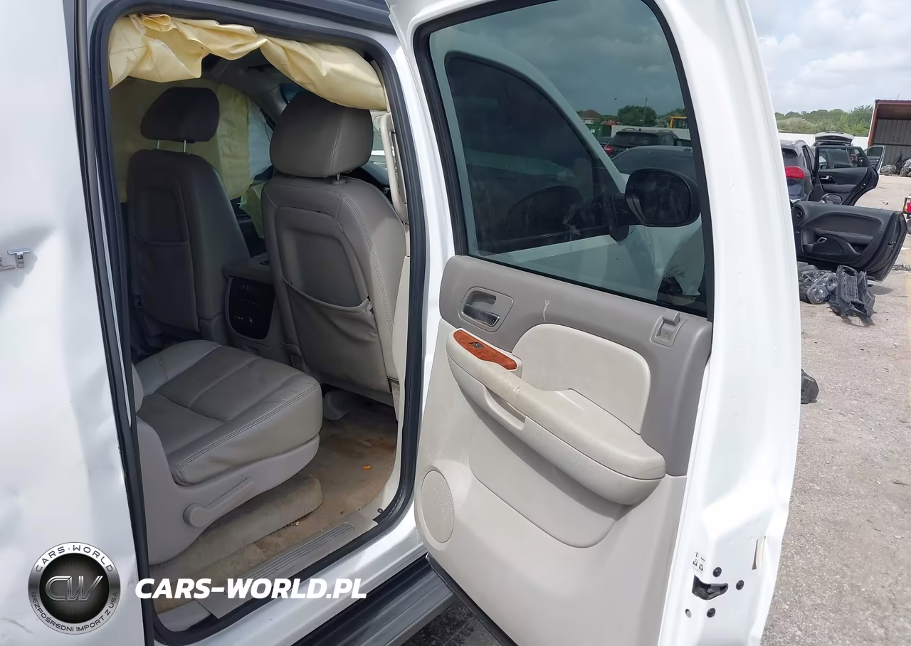 2007 Chevrolet Suburban Lt VIN:3GNFC16J17G261707 - 8