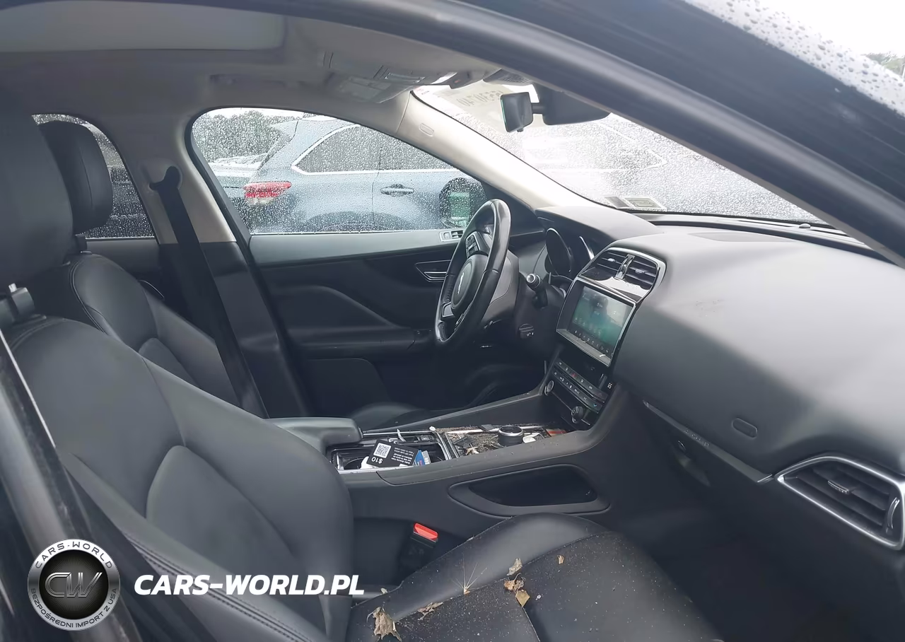 2019 Jaguar F-Pace 25T Premium VIN:SADCJ2FX7KA396942 - 5
