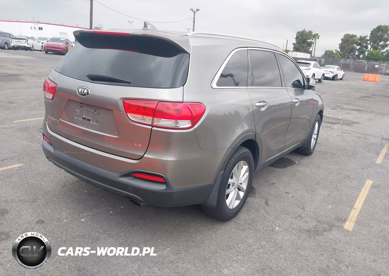 2016 Kia Sorento 3.3L Lx VIN:5XYPG4A56GG034279 - 4