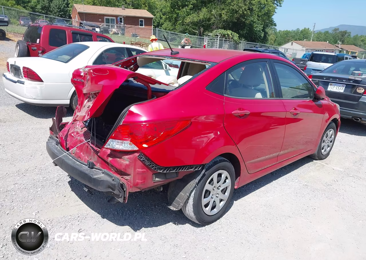 2013 Hyundai Accent Gls VIN:KMHCT4AE8DU355188 - 4